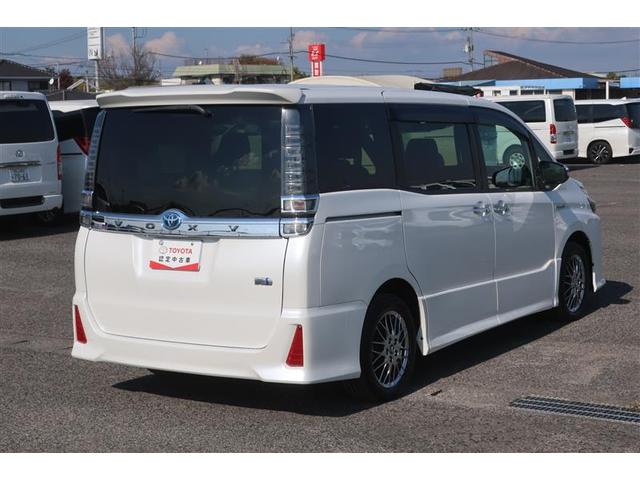 ヴォクシー ハイブリッドZS 煌 フルセグ メモリーナビ DVD再生 後席モニター バックカメラ 衝突被害軽減システム ETC 両側電動スライド LEDヘッドランプ 乗車定員7人 3列シート ワンオーナー(4枚目)