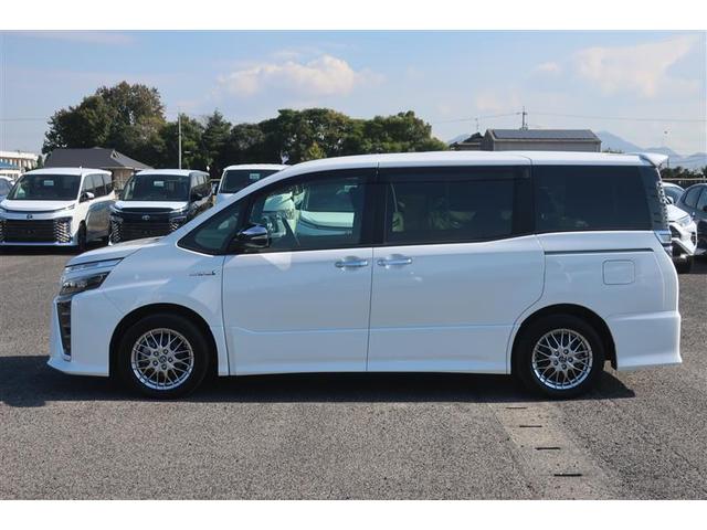 ヴォクシー ハイブリッドZS 煌 フルセグ メモリーナビ DVD再生 後席モニター バックカメラ 衝突被害軽減システム ETC 両側電動スライド LEDヘッドランプ 乗車定員7人 3列シート ワンオーナー(6枚目)