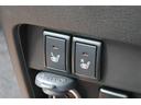 運転席と助手席にシートヒーターが付いています。