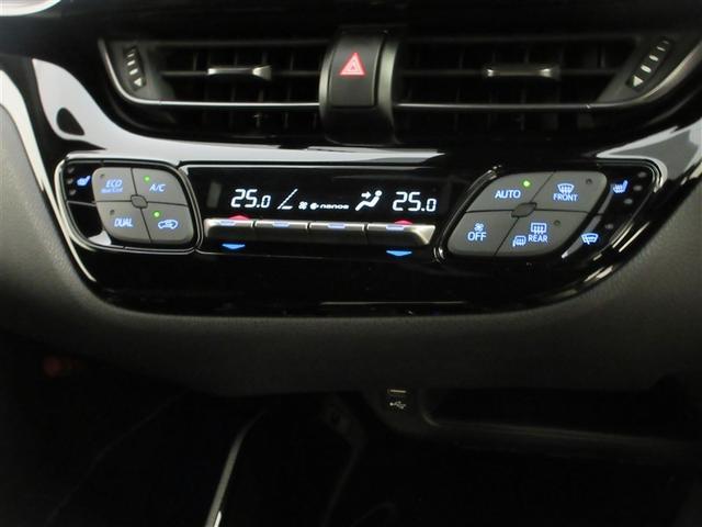 後部座席にもシートヒーター完備で、寒い日もすぐ温かくなります。