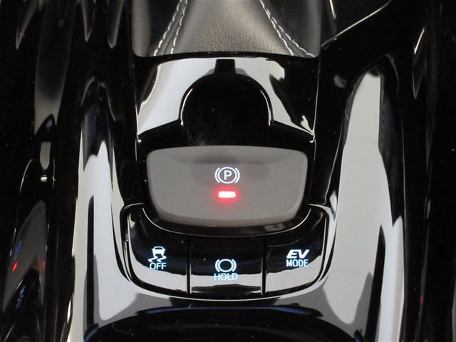 ブレーキホールドで、信号待ちや渋滞など停車中のドライバーの負担を軽減！