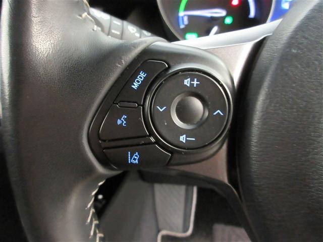 ステアリングスイッチで、手元で安全にオーディオ操作可能。