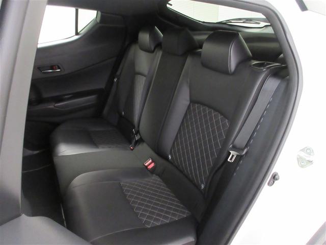 清潔で広々した座席です。ぜひ、現車を見て体感してみてください。