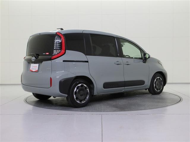 シエンタ ハイブリッドＺ　フルセグ　メモリーナビ　ミュージックプレイヤー接続可　バックカメラ　衝突被害軽減システム　ＥＴＣ　両側電動スライド　ＬＥＤヘッドランプ　ウオークスルー　ワンオーナー　記録簿　アイドリングストップ（6枚目）