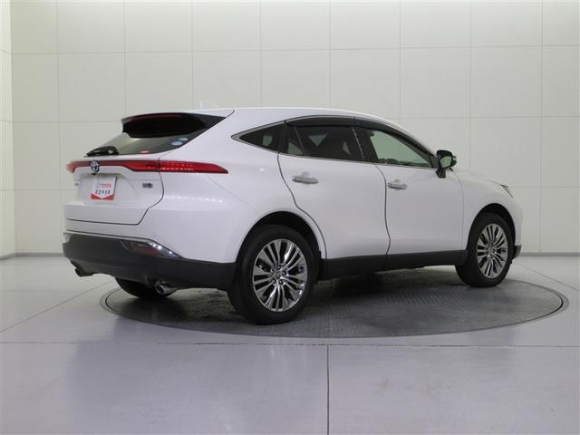 全国トヨタディーラーの中でも数少ない、トヨタ認定検査員が１台ずつ内外装をチェック。