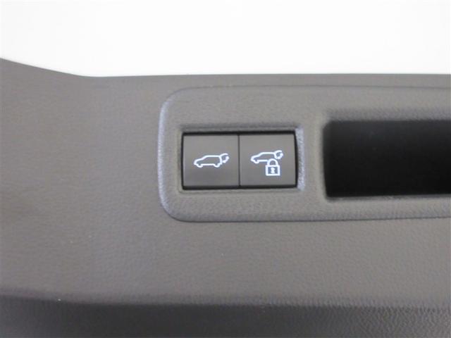 パワーバックドア搭載でバックドアの開閉が指１本♪