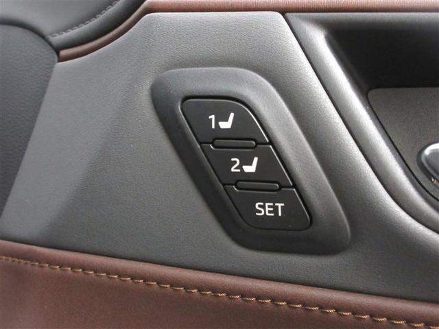 シートメモリーがついているので、誰が乗ってもすぐシート位置を呼び出せて便利！