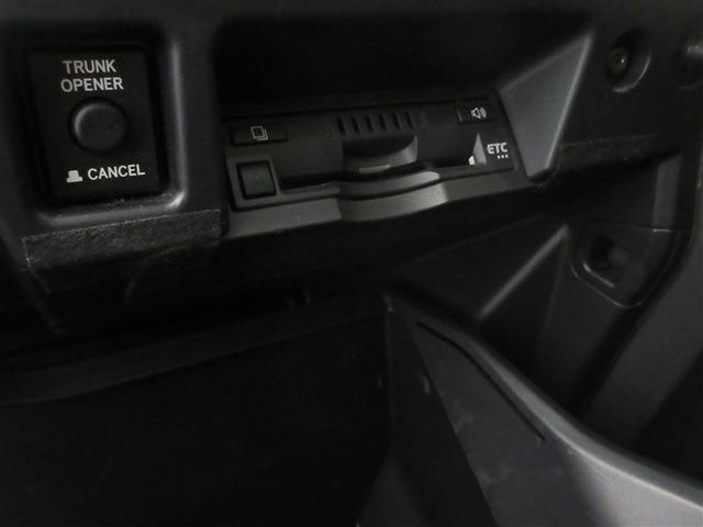 クラウンハイブリッド ＲＳアドバンス　サンルーフ　フルセグ　メモリーナビ　ＤＶＤ再生　ミュージックプレイヤー接続可　バックカメラ　衝突被害軽減システム　ＥＴＣ　ドラレコ　ＬＥＤヘッドランプ　ワンオーナー　記録簿　アイドリングストップ（24枚目）