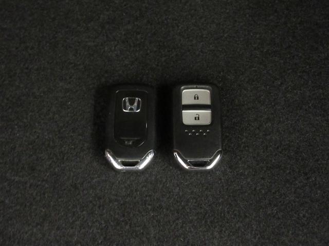 ヴェゼル ハイブリッドＺ・ホンダセンシング　フルセグ　メモリーナビ　ＤＶＤ再生　ミュージックプレイヤー接続可　バックカメラ　衝突被害軽減システム　ＥＴＣ　ＬＥＤヘッドランプ　ワンオーナー　記録簿　アイドリングストップ（26枚目）