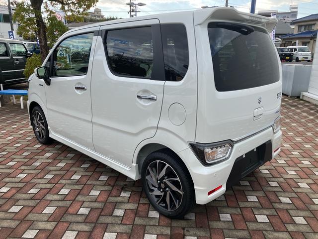 ワゴンＲカスタムＺ ハイブリッドＺＴ　デュアルカメラブレーキサポート　キーレスプッシュスタート　ＬＥＤヘッドライト　ＬＥＤフォグランプ　全方位モニター用カメラパッケージ　純正パナソニック８インチナビ　フルオートエアコン　１５インチアルミ（7枚目）