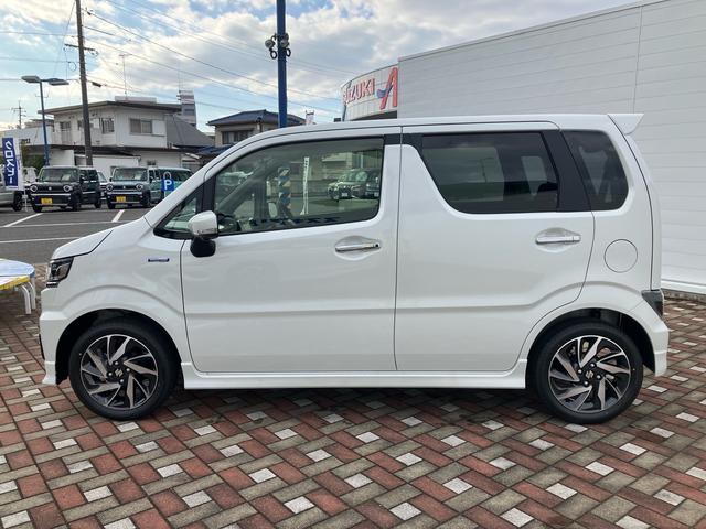 ワゴンＲカスタムＺ ハイブリッドＺＴ　デュアルカメラブレーキサポート　キーレスプッシュスタート　ＬＥＤヘッドライト　ＬＥＤフォグランプ　全方位モニター用カメラパッケージ　純正パナソニック８インチナビ　フルオートエアコン　１５インチアルミ（8枚目）