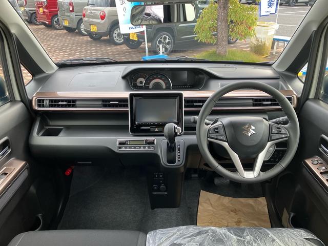 ワゴンＲカスタムＺ ハイブリッドＺＴ　デュアルカメラブレーキサポート　キーレスプッシュスタート　ＬＥＤヘッドライト　ＬＥＤフォグランプ　全方位モニター用カメラパッケージ　純正パナソニック８インチナビ　フルオートエアコン　１５インチアルミ（10枚目）