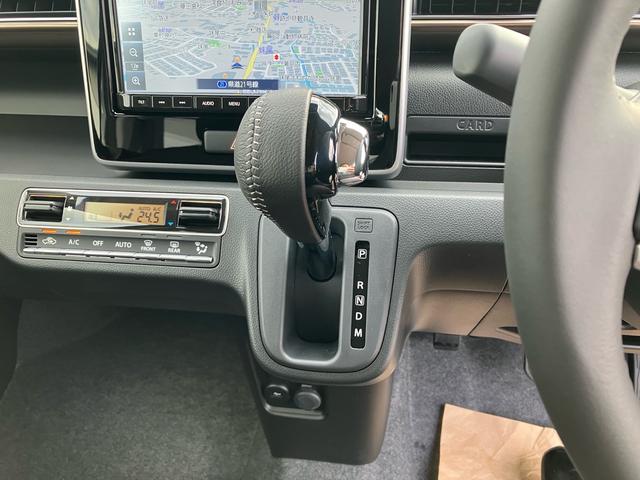 ワゴンＲカスタムＺ ハイブリッドＺＴ　デュアルカメラブレーキサポート　キーレスプッシュスタート　ＬＥＤヘッドライト　ＬＥＤフォグランプ　全方位モニター用カメラパッケージ　純正パナソニック８インチナビ　フルオートエアコン　１５インチアルミ（24枚目）