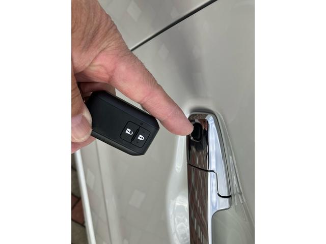 ワゴンＲカスタムＺ ハイブリッドＺＴ　デュアルカメラブレーキサポート　キーレスプッシュスタート　ＬＥＤヘッドライト　ＬＥＤフォグランプ　全方位モニター用カメラパッケージ　純正パナソニック８インチナビ　フルオートエアコン　１５インチアルミ（54枚目）