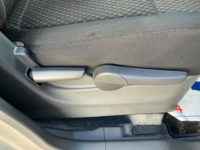 スペーシアカスタム ＸＳ　スズキ純正ナビゲーション　全方位モニターカメラ　ＨＩＤヘッドランプ　ＬＥＤフォグランプ　両側電動スライドドア　１５インチアルミホイール　キーレスプッシュスタートシステム　運転席シートヒーター（16枚目）