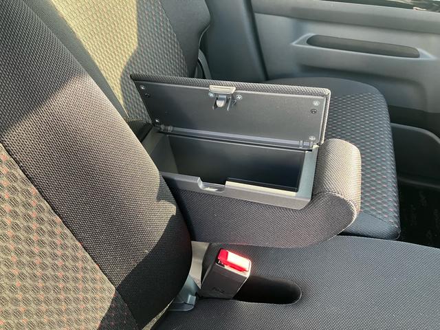 スペーシアカスタム ＸＳ　スズキ純正ナビゲーション　全方位モニターカメラ　ＨＩＤヘッドランプ　ＬＥＤフォグランプ　両側電動スライドドア　１５インチアルミホイール　キーレスプッシュスタートシステム　運転席シートヒーター（18枚目）