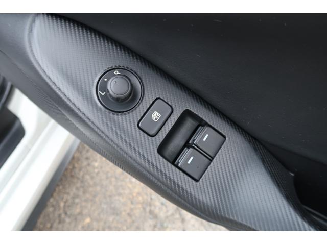 ロードスター Ｓスペシャルパッケージ　６速マニュアル　ＲＦ用純正１７インチアルミ　マツダコネクトナビ　ブリッツ車高調　柿本マフラー　ＬＥＤライト　バックカメラ　ブルートゥース　ステアＳＷ　オートエアコン　ＵＳＢ入　全国１年保証　禁煙車（54枚目）