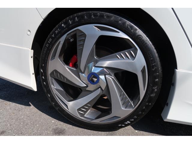 プリウスＰＨＶ Ａプレミアムナビパッケージ　５人乗　モデリスタエアロ＆１８インチアルミ　１１．６インチナビ　黒本革エアシートヒータ　パノラミックビューモニター　トヨタセーフティセンス　ＢＳＭ　ＨＵＤ　コーナーセンサ　ＬＥＤライト＆フォグ　禁煙車（30枚目）
