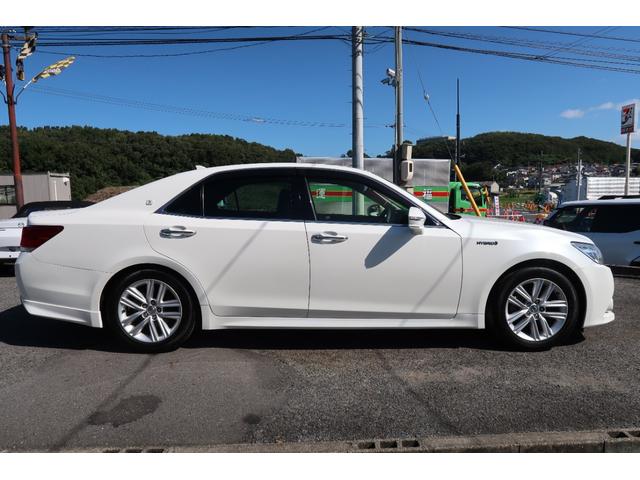 クラウンハイブリッド アスリートＳ　ユーザー様買取車　トヨタプレミアムサウンド１６ＳＰ　ＨＤＤマルチ　プリクラッシュセーフティ　パワーシートヒーター　ステアヒーター　ＨＩＤライト　ＬＥＤフォグ　３６０°＆リヤドラレコ　禁煙車（4枚目）