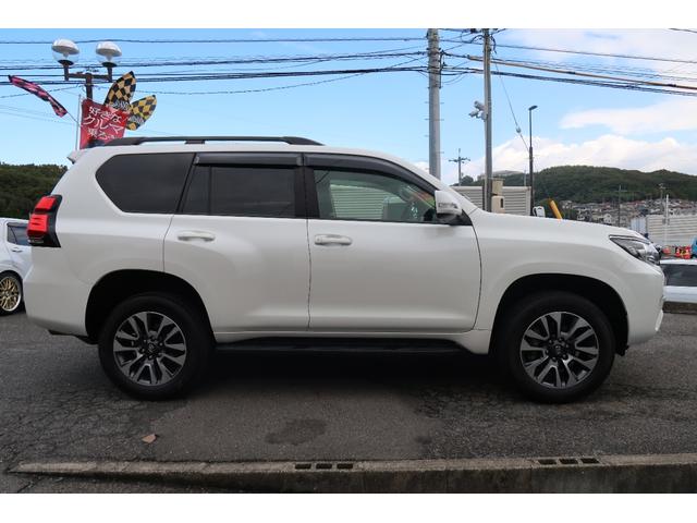 ランドクルーザープラド ＴＸ　ユーザー様買取車　後期モデル　７人乗　４ＷＤ　アルパイン９インチナビ＆前後ドラレコ　ＯＰ１９アルミ　トヨタセーフティセンス　ＨＤＭＩ入　ＬＥＤライト＆デイライト＆フォグ　コーナーセンサー　革ステ　禁煙（4枚目）