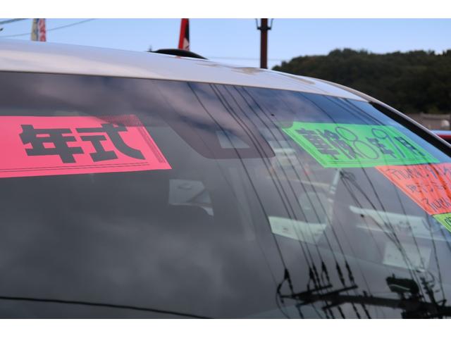 ランドクルーザープラド ＴＸ　ユーザー様買取車　後期モデル　７人乗　４ＷＤ　アルパイン９インチナビ＆前後ドラレコ　ＯＰ１９アルミ　トヨタセーフティセンス　ＨＤＭＩ入　ＬＥＤライト＆デイライト＆フォグ　コーナーセンサー　革ステ　禁煙（17枚目）