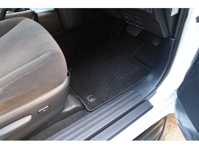 ランドクルーザープラド ＴＸ　ユーザー様買取車　後期モデル　７人乗　４ＷＤ　アルパイン９インチナビ＆前後ドラレコ　ＯＰ１９アルミ　トヨタセーフティセンス　ＨＤＭＩ入　ＬＥＤライト＆デイライト＆フォグ　コーナーセンサー　革ステ　禁煙（66枚目）