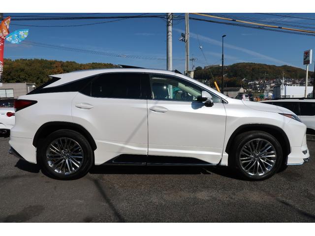 ＲＸ ＲＸ４５０ｈ　バージョンＬ　モデリスタエアロ＆マフラー　パノラマルーフ　リヤエンターテインメント　リッチクリーム内装　本革エアシートヒータ　パノラミックビューモニター　ドラレコ前後　ＨＵＤ　ＢＳＭ　３眼ＬＥＤライト＆フォグ　禁煙（4枚目）