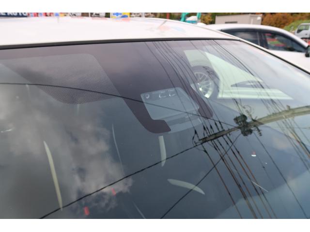 アクア Ｇ　Ｇ’ｓ　ユーザー様買取車　クラリオン９インチナビ　ヘッドレスト取付アルパインリヤモニター　ＬＥＤライト＆フォグ＆デイライト　トヨタセーフティセンス　オートハイビーム　専用ハーフレザーシート　リヤカメラ　禁煙車（16枚目）