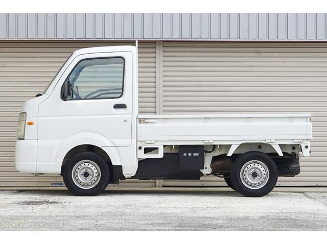 ＦＣ　ショートホイールベース車ＦＣ　５速マニュアル　切替式４ＷＤ　荷台マット新品　記録簿　ＡＭラジオ(3枚目)