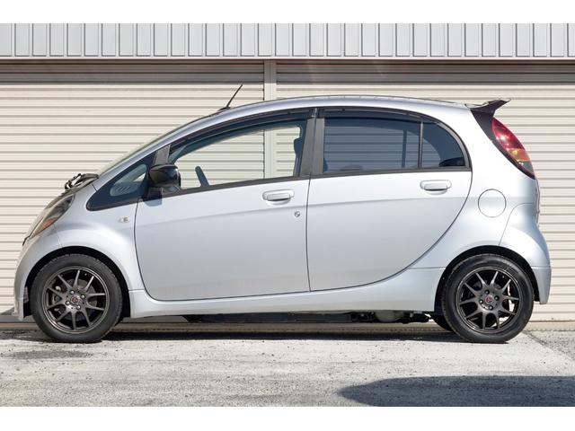 アイミーブ M ROARエアロ 10.5kWh駆動用バッテリー ドラレコ ナビ バックモニター アルミホイール QC急速充電口付 家庭用200V充電器付属 内外装クリーニング済(2枚目)