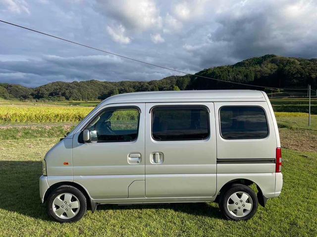 エブリイワゴン ジョイポップターボ　Ｋ６Ａターボ　５速ＭＴ　リビルトＭＴ載せ替え　クラッチＯＨ　ディーラー下取り　２名乗車公認　貨物登録　ＵＳＢオーディオ　両側スライドドア　軽バン　ハイルーフ　車中泊　キャンプ（7枚目）
