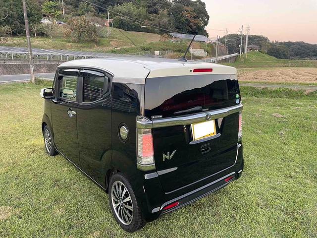 チョップドルーフ的なロールーフでお洒落ですよね。先月も1台販売しましたが僕自身結構気に入りました。