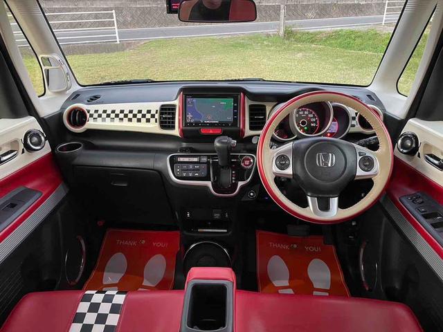 ダイナースタイルなので中も遊び心満載です!この内装にしてはさすがワンオーナー綺麗です。