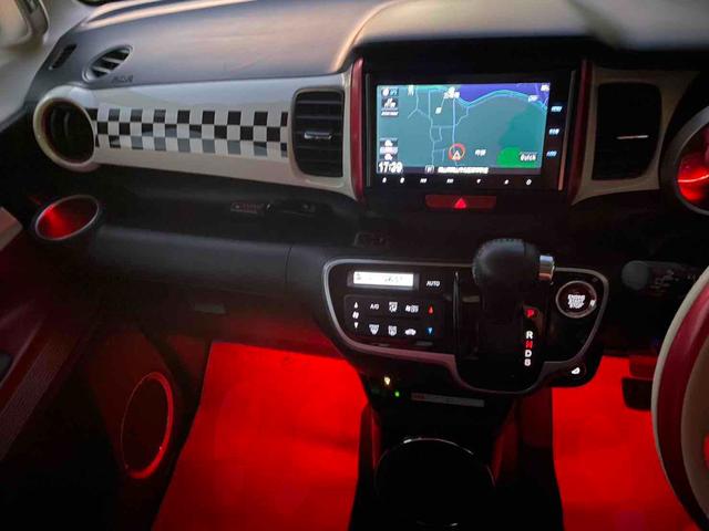 純正で夜はイルミネーション付き!