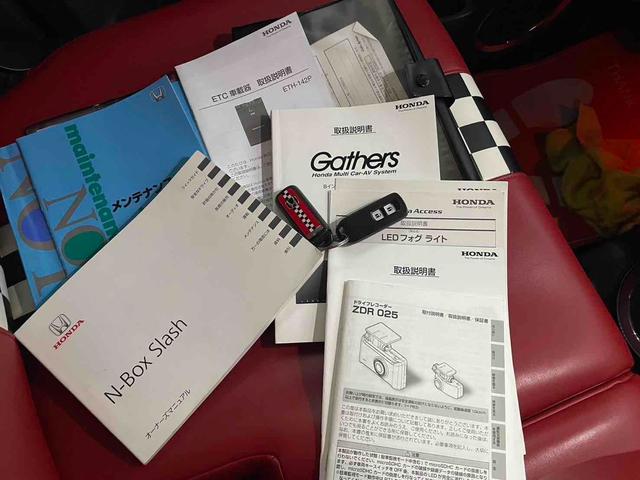 ユーザー様よりちゃんと引き継いでおります。スペアリモコンも頂けました。