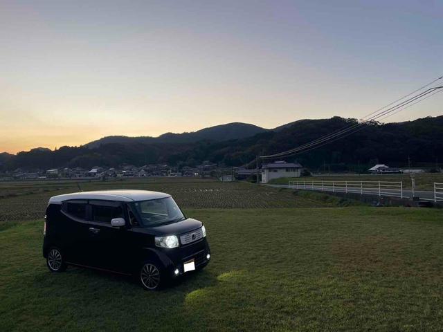 修復歴こそありますがちゃんとしたお車です。気にされない方にはかなりお買い得で変な車では無いです。お問い合わせお待ちしております。