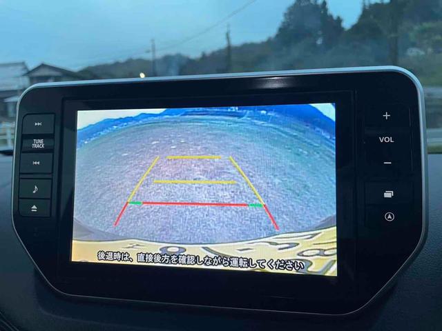 バックカメラ装備。駐車が苦手な方には欠かせません。