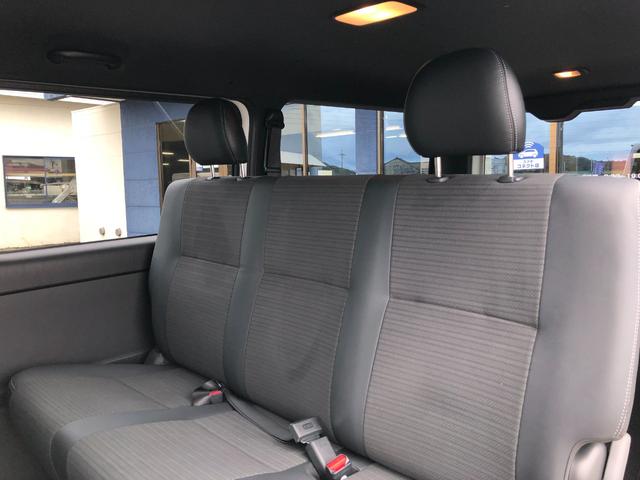 ハイエースバン ロングスーパーＧＬ　ダークプライムＳ　登録済未使用車　デジタルインナーミラー　全方位カメラ　オートライト　ＬＥＤライト　フォグライト　両側電動スライドドア　レーンキープアシスト　衝突軽減ブレーキ　プッシュスタート　電動格納ミラー（10枚目）