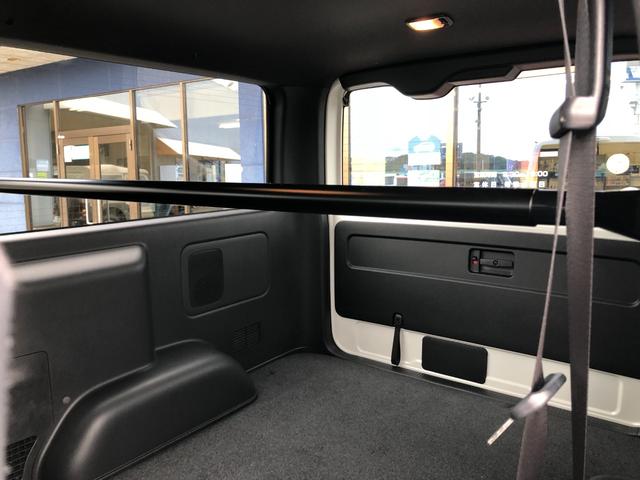 ハイエースバン ロングスーパーＧＬ　ダークプライムＳ　登録済未使用車　デジタルインナーミラー　全方位カメラ　オートライト　ＬＥＤライト　フォグライト　両側電動スライドドア　レーンキープアシスト　衝突軽減ブレーキ　プッシュスタート　電動格納ミラー（11枚目）
