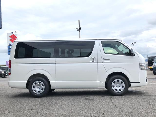 ハイエースバン ロングスーパーＧＬ　ダークプライムＳ　登録済未使用車　デジタルインナーミラー　全方位カメラ　オートライト　ＬＥＤライト　フォグライト　両側電動スライドドア　レーンキープアシスト　衝突軽減ブレーキ　プッシュスタート　電動格納ミラー（13枚目）