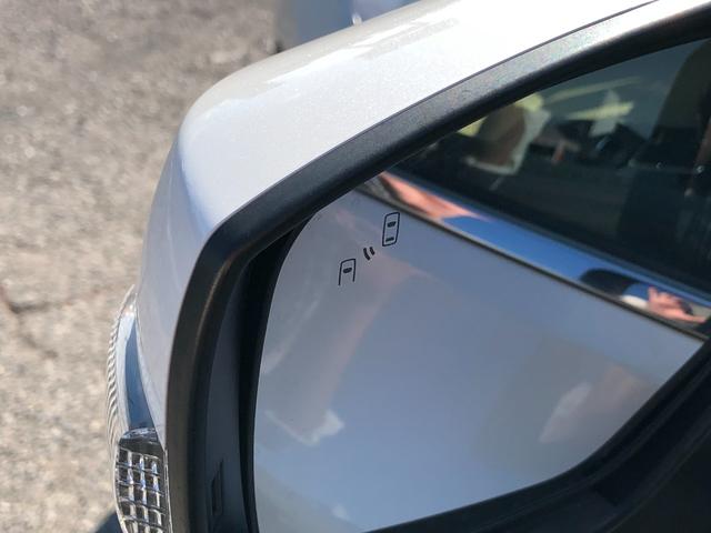 レガシィアウトバック リミテッド　禁煙車　純正ナビ　ＴＶ　バックカメラ　ドライブレコーダー　Ｂｌｕｅｔｏｏｔｈ　ＥＴＣ　ブラインドスポットモニター　シートヒーター　ステアリングヒーター　レーンキープアシスト　純正１８インチアルミ（8枚目）