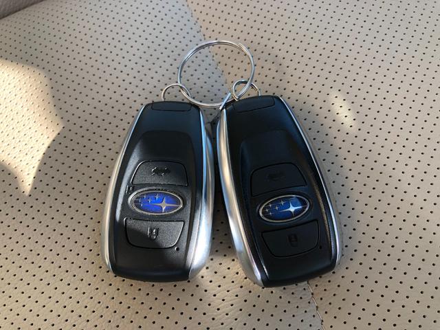 レガシィアウトバック リミテッド　禁煙車　純正ナビ　ＴＶ　バックカメラ　ドライブレコーダー　Ｂｌｕｅｔｏｏｔｈ　ＥＴＣ　ブラインドスポットモニター　シートヒーター　ステアリングヒーター　レーンキープアシスト　純正１８インチアルミ（70枚目）