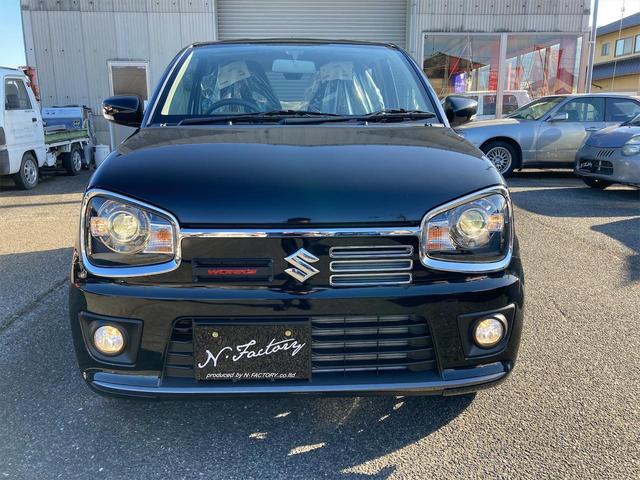 ベースグレード 届出済未使用車 禁煙車 HID スマートキー 5MT アルミホイール 盗難防止システム 衝突安全ボディ ABS ESC エアコン パワーステアリング パワーウィンドウ(3枚目)