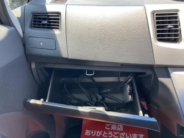 カスタムＲＳ　ＥＴＣ　ナビ　ＴＶ　オートライト　ＨＩＤ　スマートキー　電動格納ミラー　ベンチシート　ＣＶＴ　盗難防止システム　ＡＢＳ　ＣＤ　ＤＶＤ再生　アルミホイール　衝突安全ボディ　エアコン(12枚目)