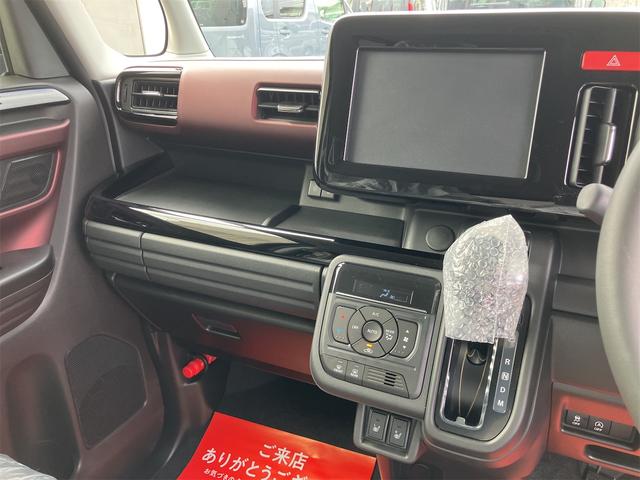 スペーシアカスタム ハイブリッドＸＳターボ　届出済未使用車・禁煙車・ブラック・　社外１６インチアルミホイール／タイヤ　ローダウン　フロント／サイド／リア　フラップスポイラー　両側電動スライドドア　クリアランスソナー　オートクルーズコントロール　オートライト　ＬＥＤヘッドランプ（33枚目）