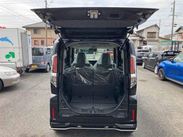 スペーシアカスタム ハイブリッドＸＳターボ　届出済未使用車・禁煙車・ブラック・　社外１６インチアルミホイール／タイヤ　ローダウン　フロント／サイド／リア　フラップスポイラー　両側電動スライドドア　クリアランスソナー　オートクルーズコントロール　オートライト　ＬＥＤヘッドランプ（46枚目）