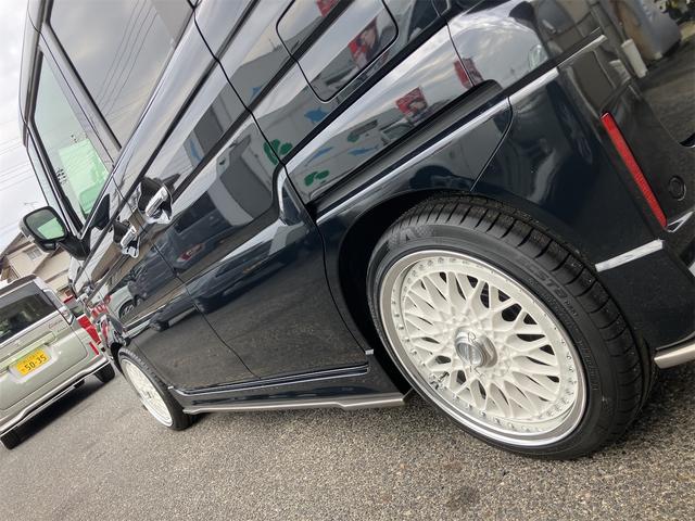 スペーシアカスタム ハイブリッドＸＳターボ　届出済未使用車・禁煙車・ブラック・　社外１６インチアルミホイール／タイヤ　ローダウン　フロント／サイド／リア　フラップスポイラー　両側電動スライドドア　クリアランスソナー　オートクルーズコントロール　オートライト　ＬＥＤヘッドランプ（64枚目）