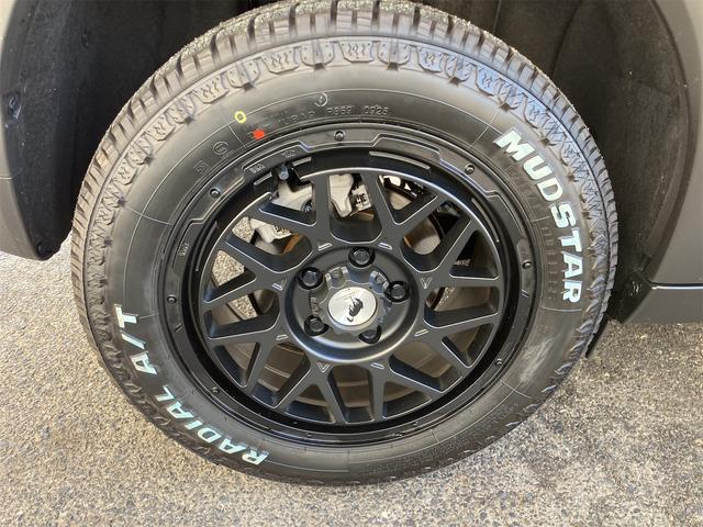 フロンクス ワンオーナー 禁煙車 6AT 全方位モニター オピュレントレッドパールメタリック/ブラック2トーンルーフ LODIO DRIVE 8M MONO(マッドブラック) タイヤマッドスターアジアルAT 205/60R/16(20枚目)