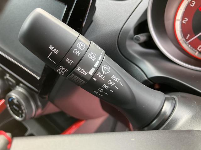 スイフトスポーツ ベースグレード 6F 4型・ 登録済未使用車・禁煙車 スーパーブラックパール 取扱説明書・保証書 クリアランスソナー オートクルーズコントロール レーンアシスト アルミホイール オートライト LEDヘッドランプ スマートキー(10枚目)