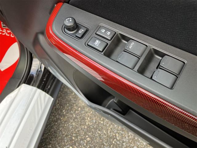 スイフトスポーツ ベースグレード 6F 4型・ 登録済未使用車・禁煙車 スーパーブラックパール 取扱説明書・保証書 クリアランスソナー オートクルーズコントロール レーンアシスト アルミホイール オートライト LEDヘッドランプ スマートキー(12枚目)